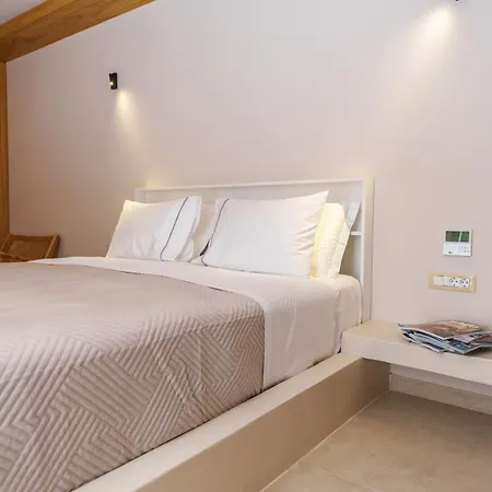 Halo Santorini - Living Experience Villa Karterádos