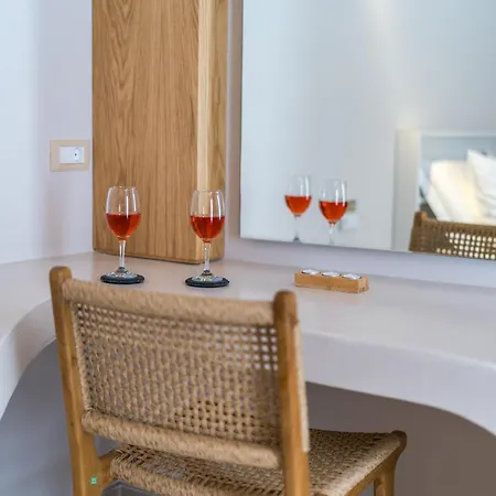 Villa Halo Santorini - Living Experience Karterádos