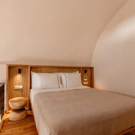 Halo Santorini - Living Experience Villa