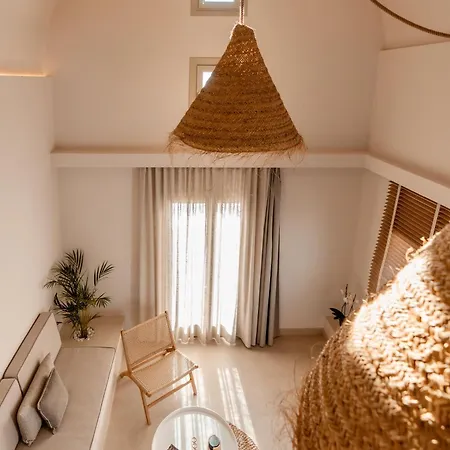 Villa Halo Santorini - Living Experience